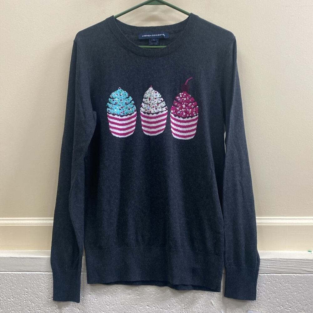 French Connection size L cupcake gray thin knit crew sweater